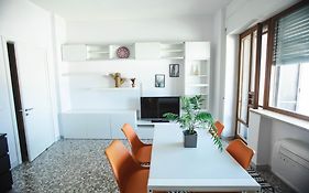 4 Balconi House- Appartamento moderno a Lecce